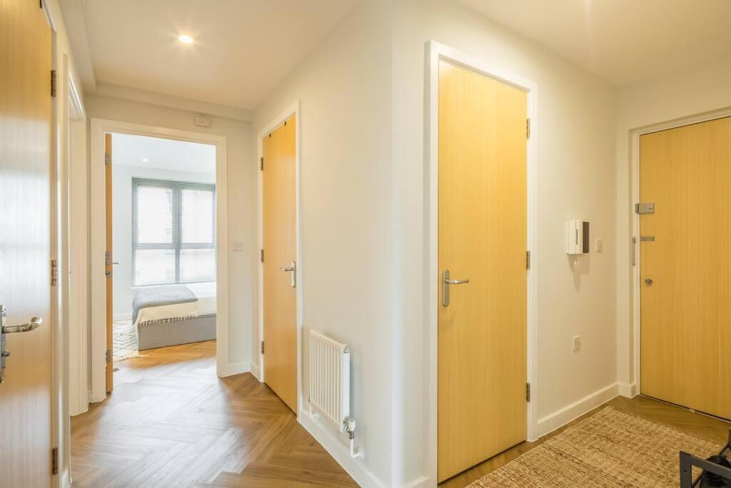 Executive 2br Next To Station + Parking * Cambridge